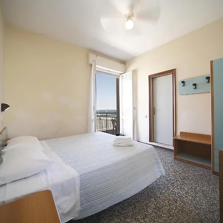 Hotel Telstar 3*