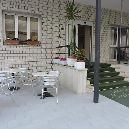 Sabrina Hotel