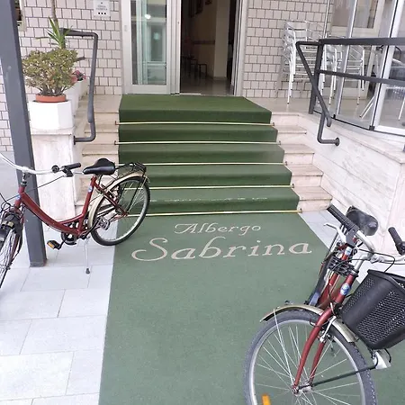 Sabrina Hotel 2*