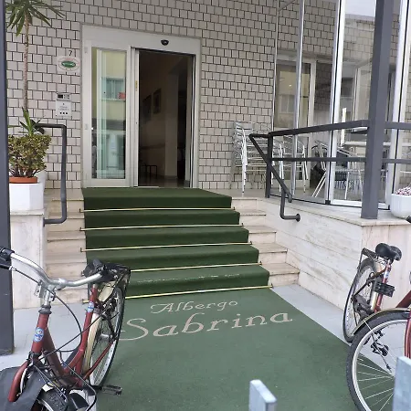 Sabrina 2*