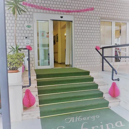 Sabrina Hotel 2*