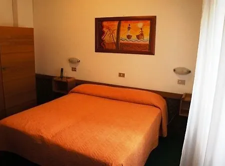 Hotel Arpa 3*