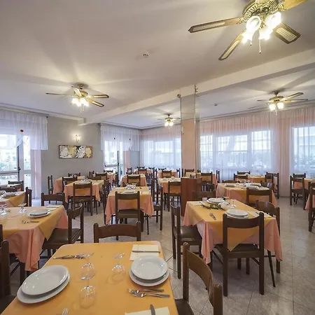 מלון Alba 3*