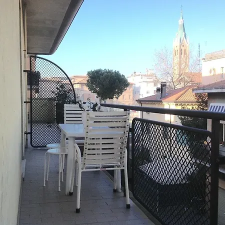 Aparthotel Ofelia 3*