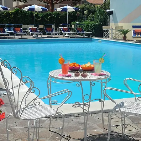 Oceanic Hotel 3*