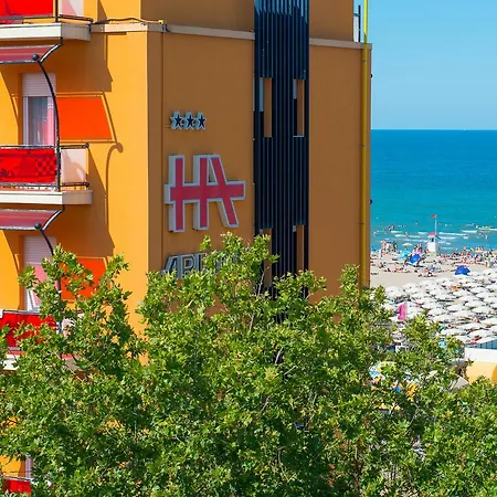 Ariane - Beachfront, Breakfast Xxl & Sea View 3* ريميني