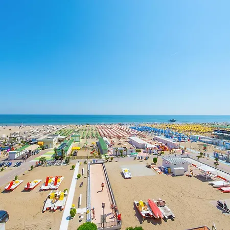 فندق Ariane - Beachfront, Breakfast Xxl & Sea View 3*