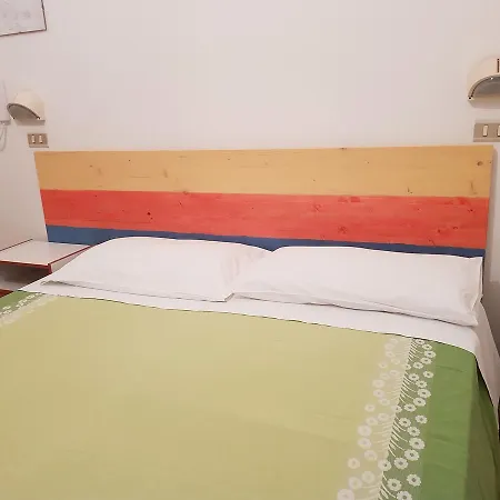 Leonarda Hotel 2*