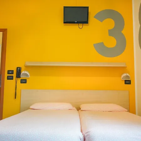 Hotel Morfeo - Young People (adults Only) 3*
