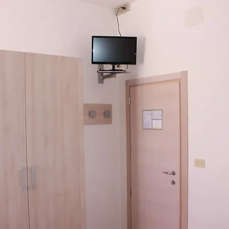 Отель Susanna 2*