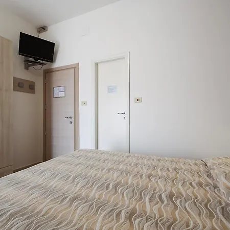 Susanna Hotel 2*