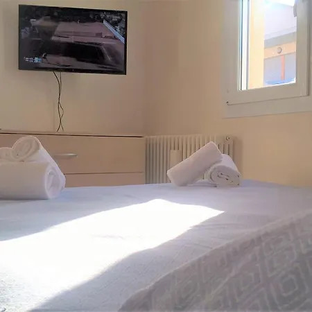 Uno Studio&suites Aparthotel 2*