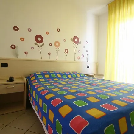 Paradise Aparthotel 3*