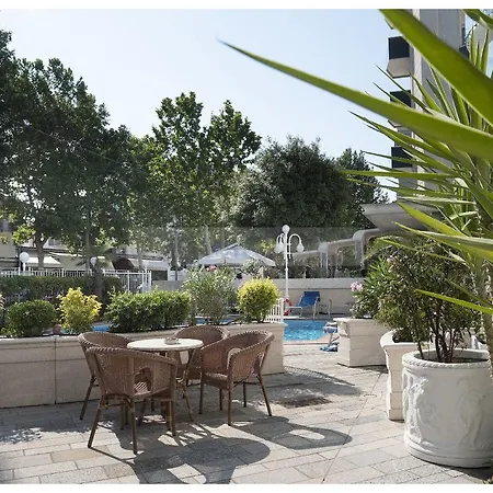 Ambassador Hotel 4*
