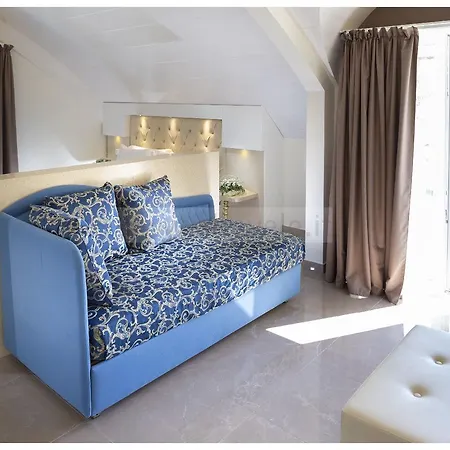 Hotel Ambassador