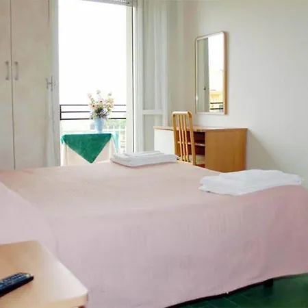 Bacco Hotel 2*