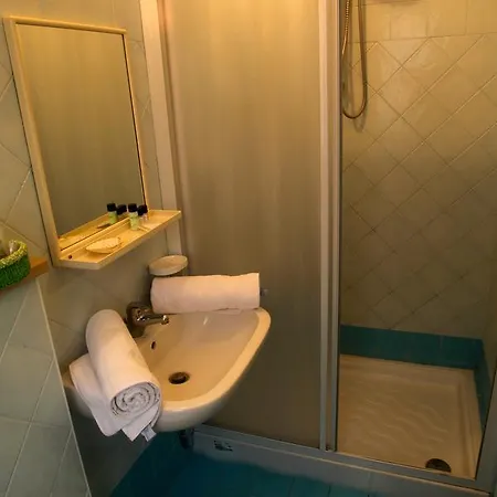 Eureka Hotel 3*