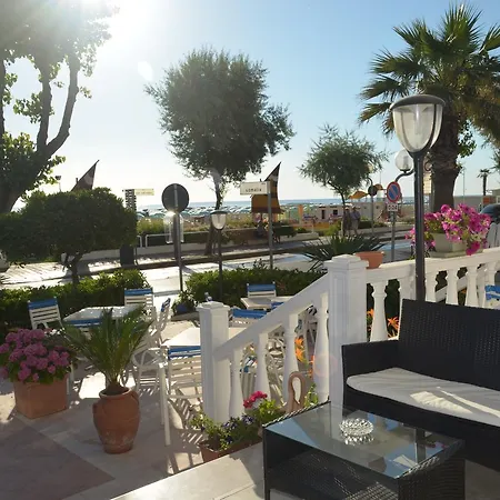 Hotel Ideal 3*