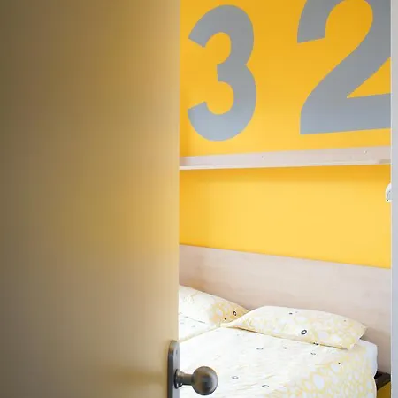 Hotel Morfeo - Young People (adults Only)