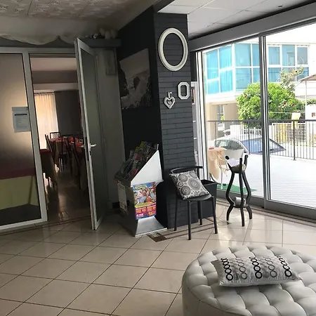 Venus Hotel 3*