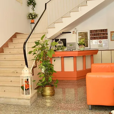 Hotel Leonarda 2*