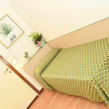 Leonarda Hotel 2*