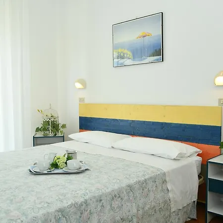 Leonarda Hotel 2*