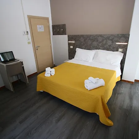 Kim Hotel 2*