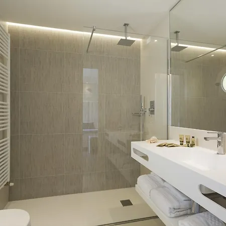 Astoria 4*