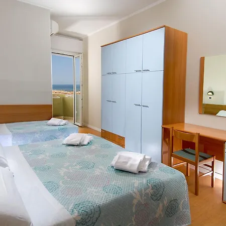 Hotel Colombo 3*