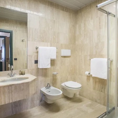 Отель Astoria 4*