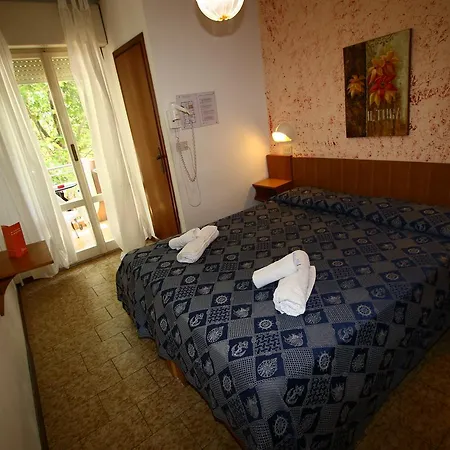 Emanuela Hotel 2*