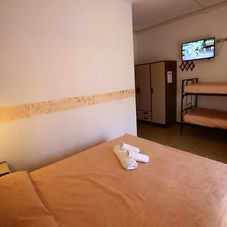 Emanuela Hotel 2*