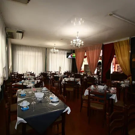 Emanuela Hotel 2*