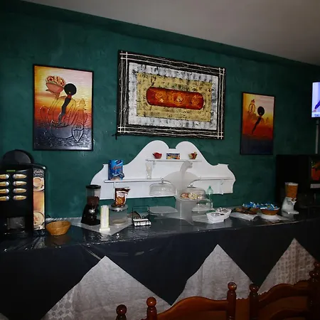Emanuela Hotel 2*