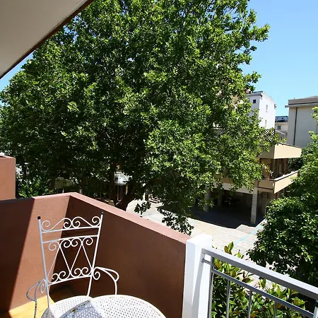 Emanuela Hotel