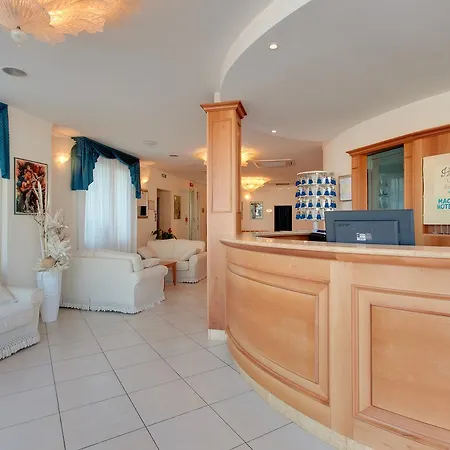 De La Hotel 3*