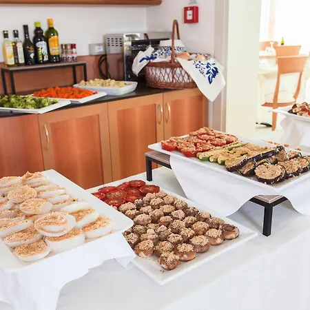 De La Hotel 3*