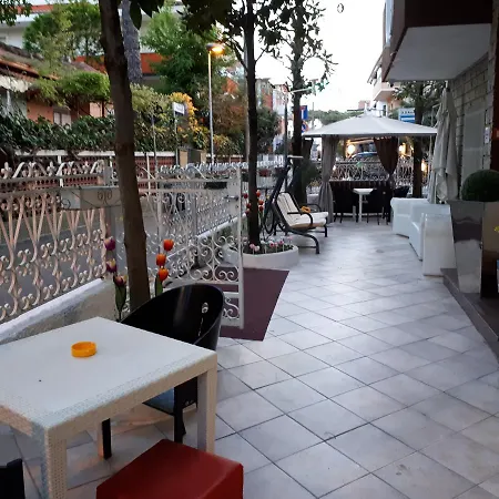 Hotel Emanuela 2*