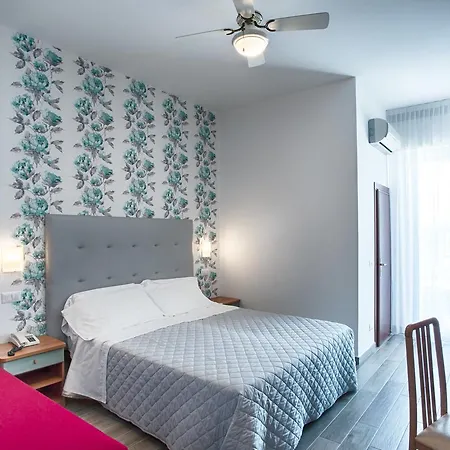 Hotel Mirabel 3*