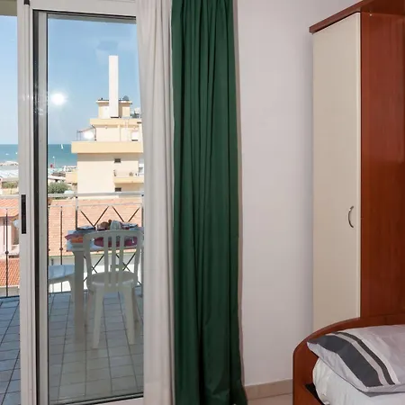 Nautic Aparthotel 3*