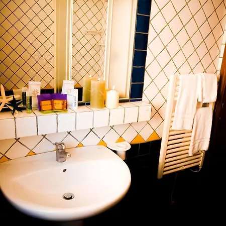 Aparthotel Mediterraneo 2*