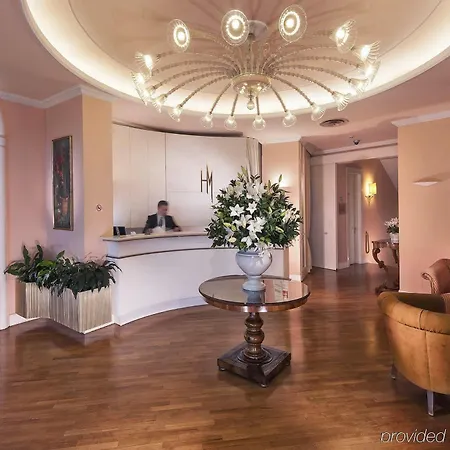Milton Hotel 4*