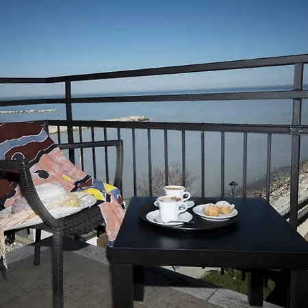 Hotel Crosal 3*