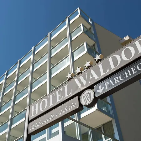 Waldorf 4*