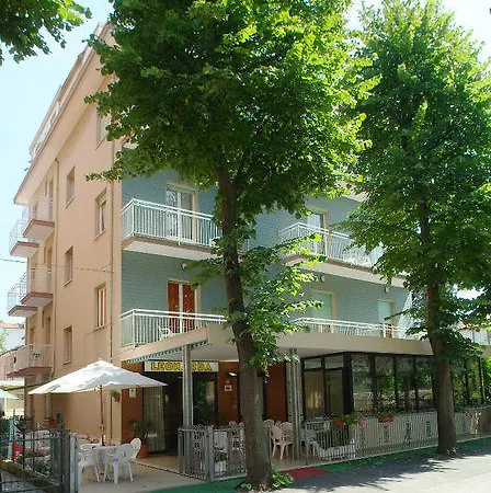 Leonarda Hotel 2*