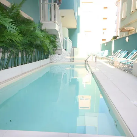 Paradise Aparthotel 3*