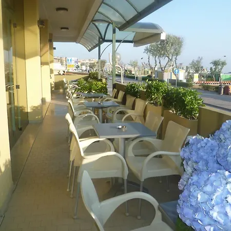 Colombo Hotel 3*