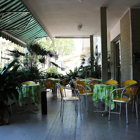 Hotel Leda