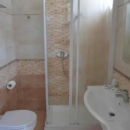 Luana Hotel *